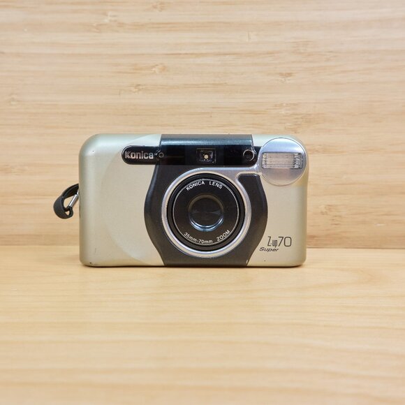 Konica Z-up 70 Super 35mm Film Point & Shoot Camera - Picture 1 of 8